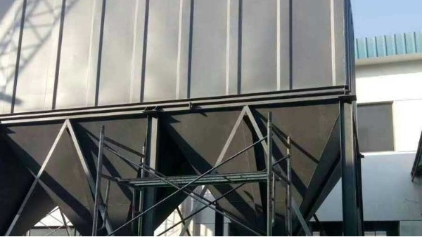 耀先脈沖布袋除塵器過濾效果99.5%，機械廠粉塵問題迎刃而解！